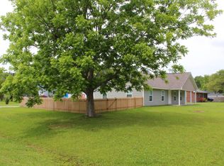 2111 Joslyn Dr, Morehead City, NC 28557