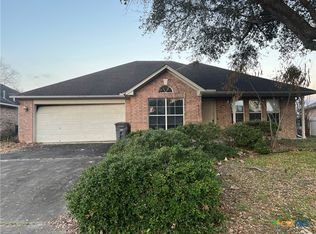 111 Village Grn, Victoria, TX 77904