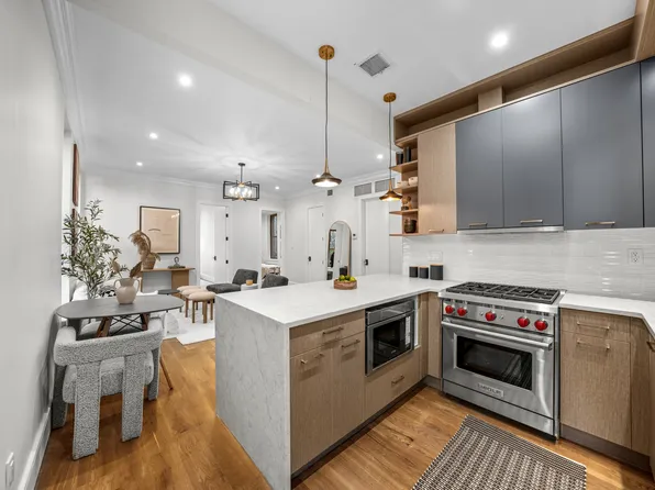 636 Warren Street image 3 of 16