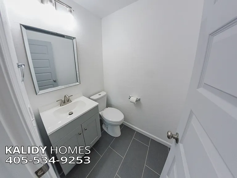 221 W Wayne St — Photo 12