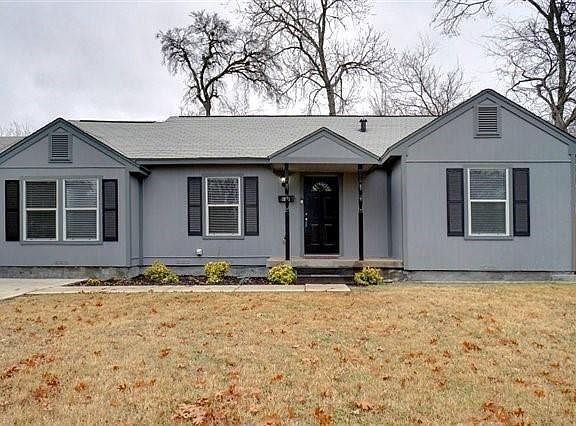 2nd image of 819 Woodland Dr