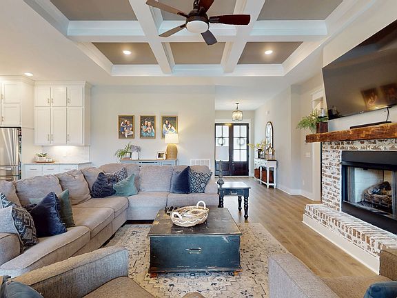 3rd image of 5130 Midland Rd