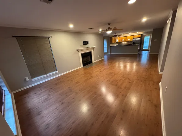 557 Versailles Blvd, Alexandria, LA 71303