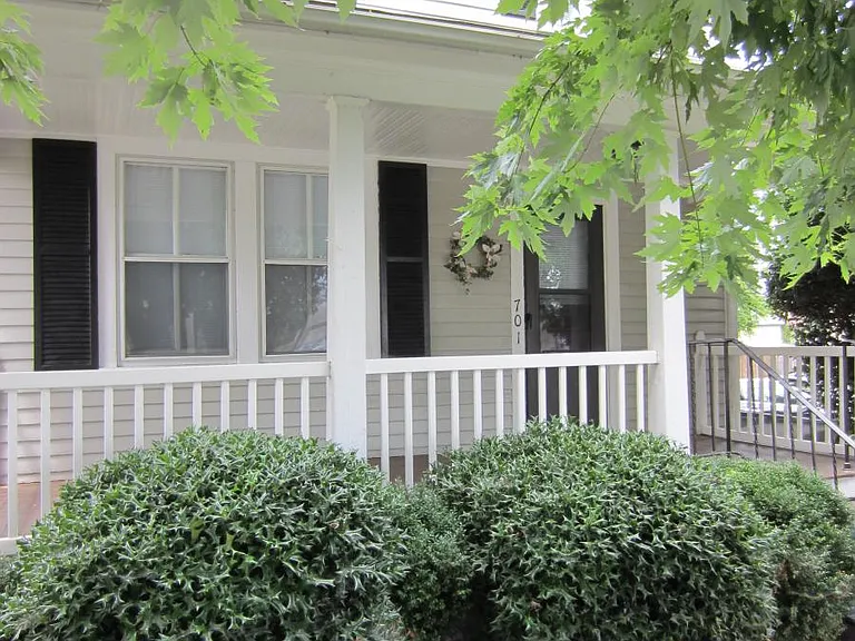 701 Amelia St — Photo 1