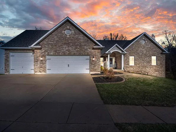 1648 Ivy Chase Ln, Fenton, MO 63026