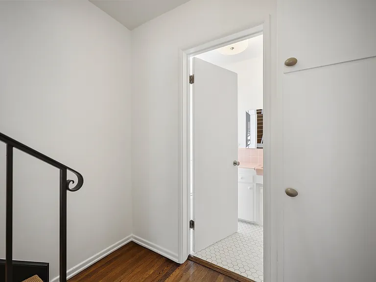 302-312 San Vicente Blvs — Photo 12