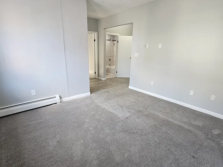 150 W Main St #4 — Photo 4