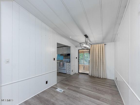 4th image of 106 Lincoln Drive