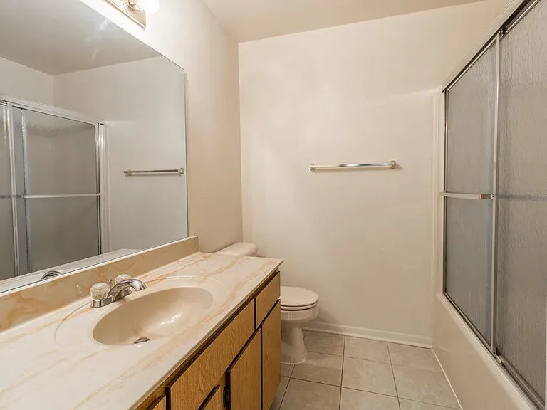 Large Bathrooms To Make Getting Ready in The Morning a Breeze