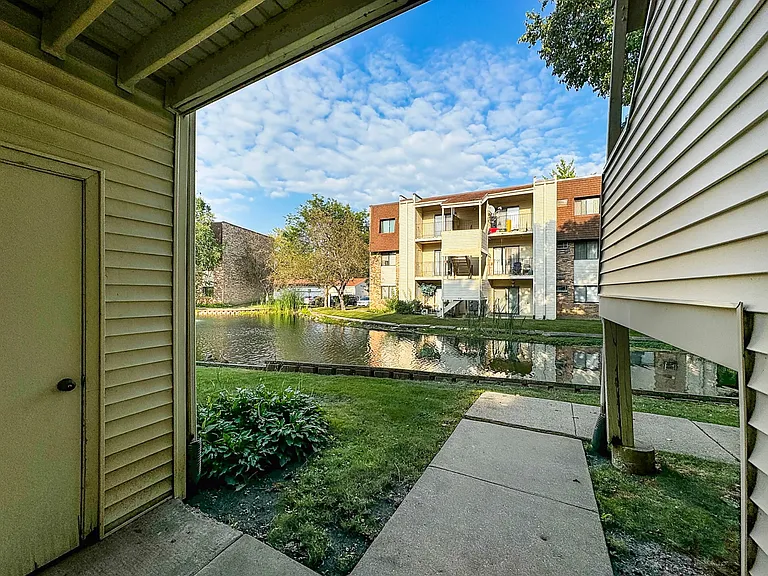 194 S Waters Edge Dr #101 — Photo 2
