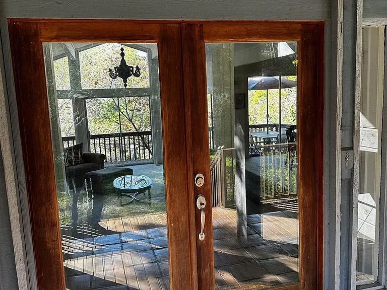 1626 Westlake Dr — Photo 2