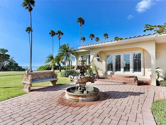 3rd image of 207 S Gulf Dr