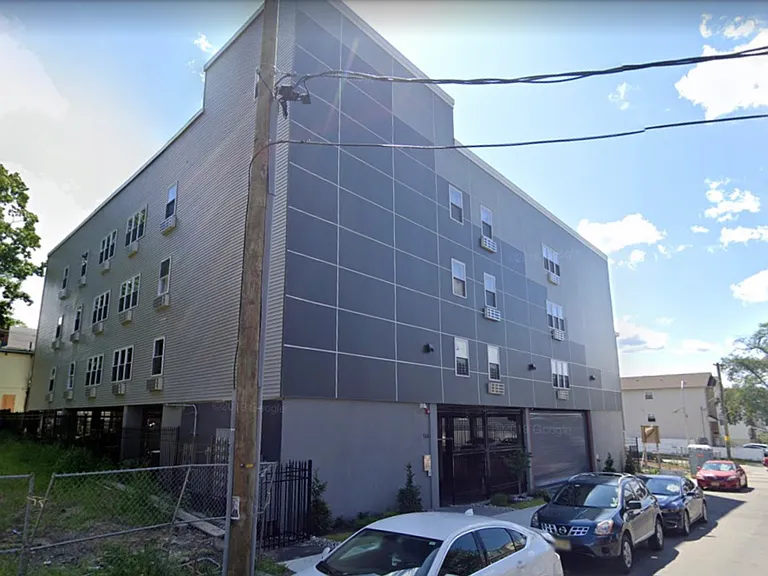 146 Hamilton Ave #205 — Photo 1