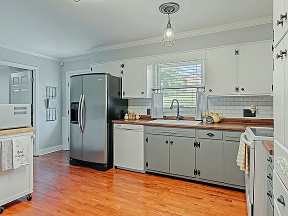 2nd image of 24 Valley Dr