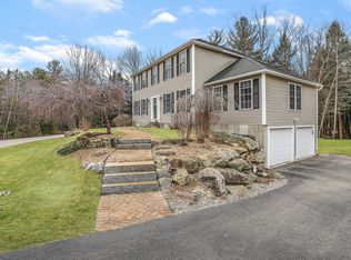 8 Sargent Dr, Hooksett, NH 03106