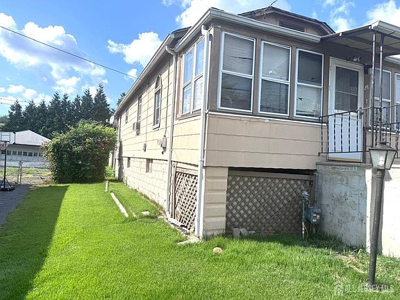 4th image of 28 Silzer Ave