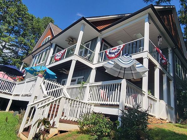 100 Lake Vista Dr