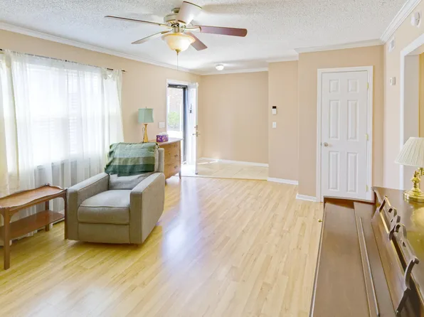 415 Parkdale Dr APT 16B, Charleston, SC 29414