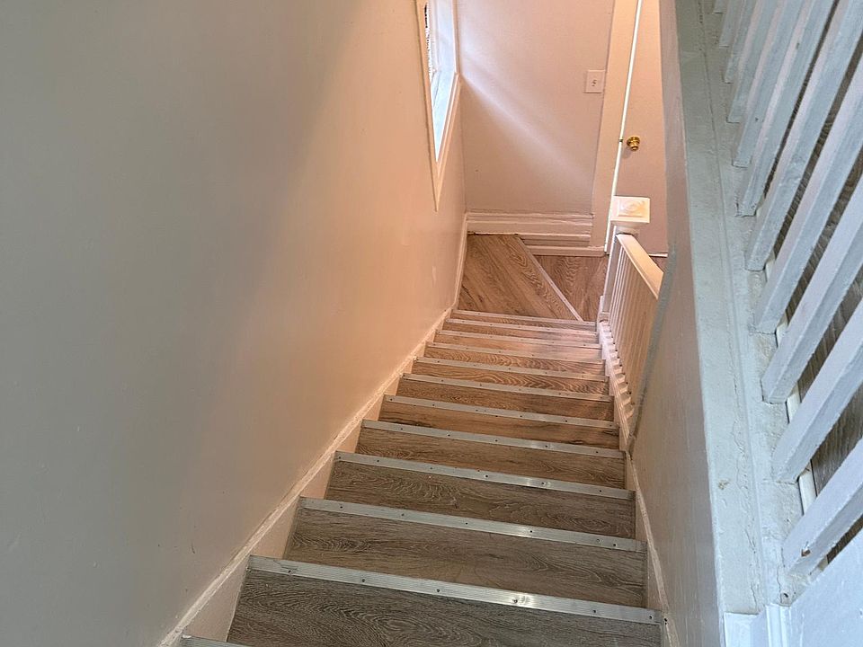1st image of 138 Humber Ave Floor 2