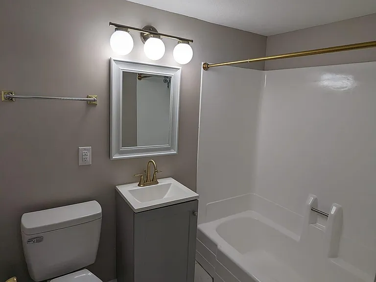 130 Falcon Rd #12 — Photo 9