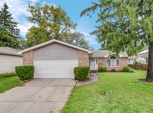 173 Cedarwood Dr, Steger, IL 60475