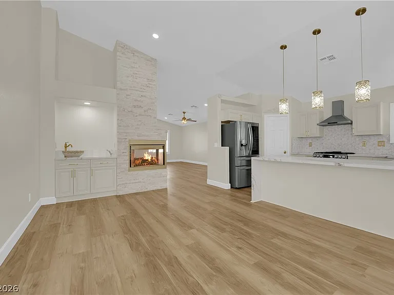 4016 Angel Face St — Photo 9