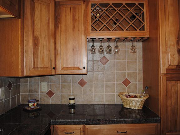 4th image of 6853 N Oak Dr