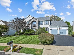 3326 Pequot Dr, Sinking Spring, PA 19608