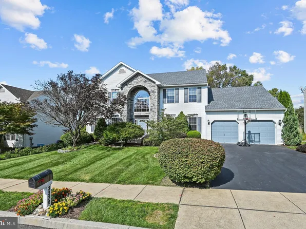 3326 Pequot Dr, Sinking Spring, PA 19608