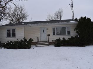 211 N Monroe St, Flanagan, IL 61740