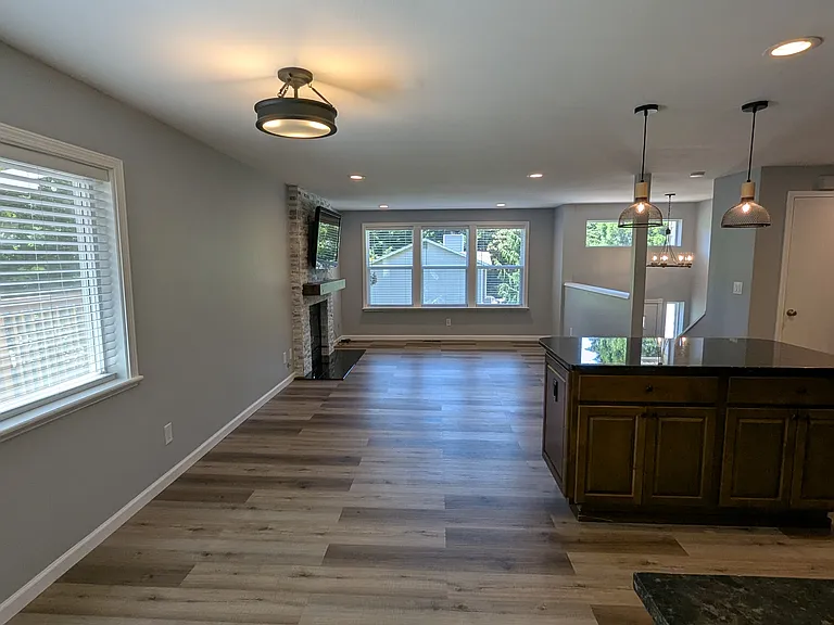 1107 NW Springer Way — Photo 6
