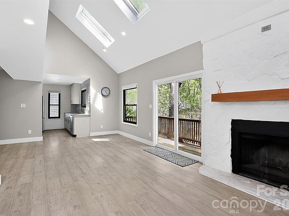 3rd image of 27070 Catamaran Dr