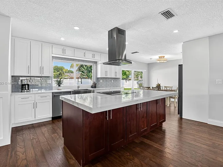 5660 Golfway Dr — Photo 13