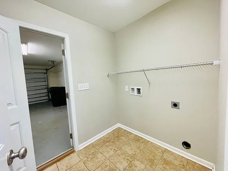 1404 Abberbury Dr — Photo 11