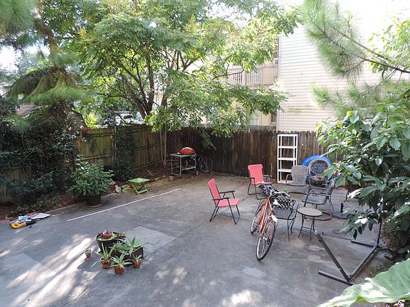 Enchanting Courtyard Share