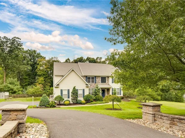 198 Kutz Rd, Fleetwood, PA 19522