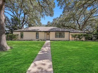 801 S Jackson St, Alvin, TX 77511