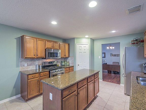 4th image of 14303 Plum Springs Dr