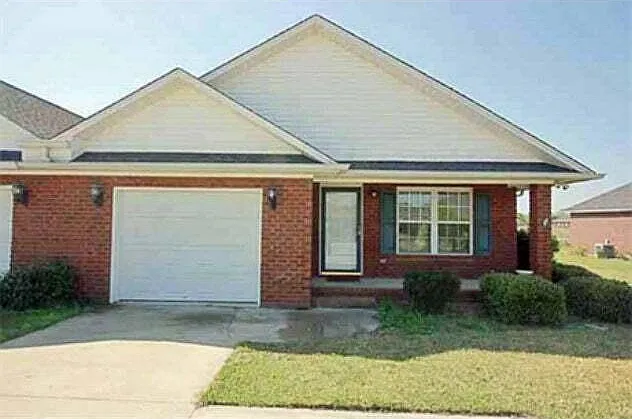 3512 Beacon Dr — Photo 2