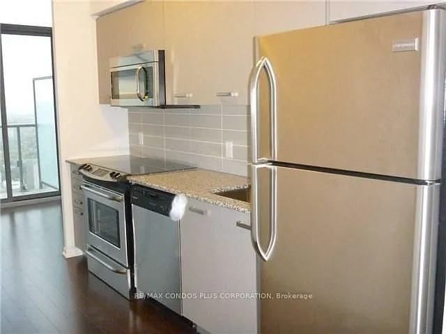 832 Bay St #5007 — Photo 5