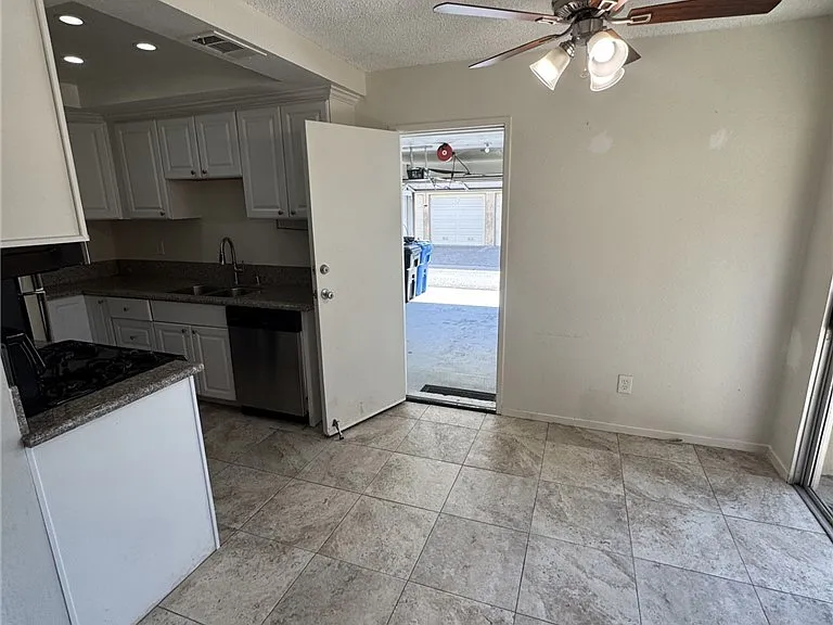 16748 Cedarwood Cir — Photo 4