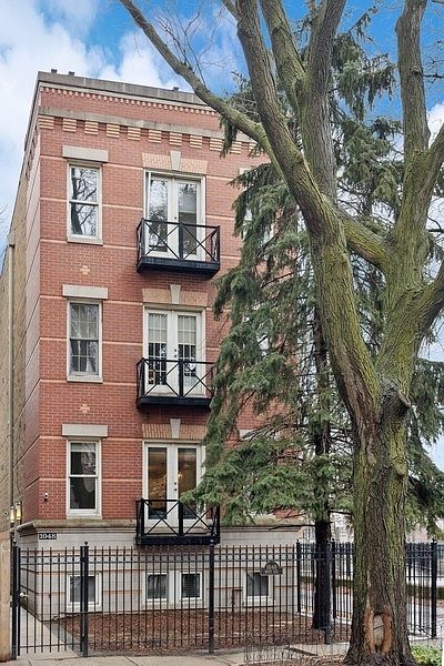 1st image of 1048 W Lill Ave #1