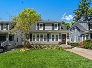 94 Roosevelt Street, Garden City, NY 11530