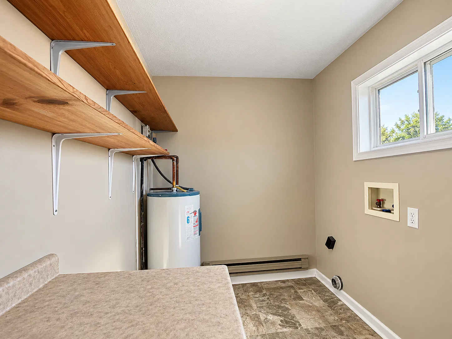 2 bed, 880 sqft, $900 — Photo 4