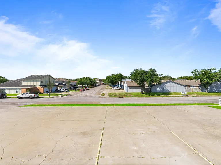 4820 Delwood St — Photo 26