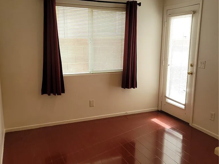 9275 Hollander Ave — Photo 8