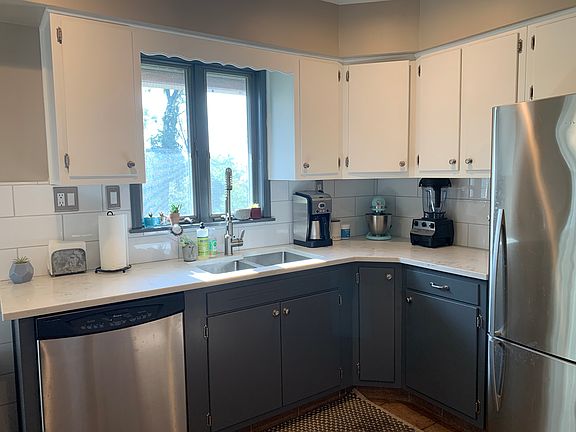 Quartz countertops 