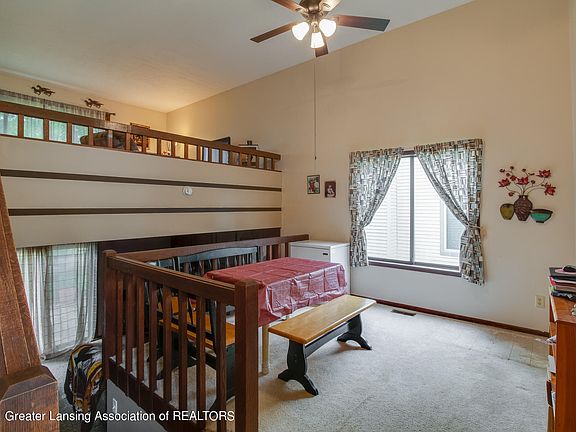 4th image of 330 Cloverland Dr