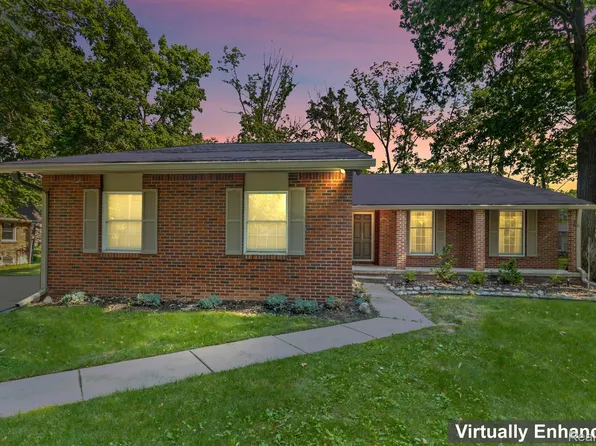 8498 Island Blvd, Grosse Ile, MI 48138