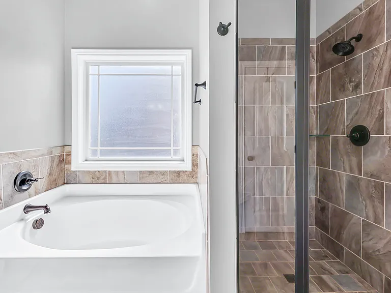 109 Easton Dr — Photo 20